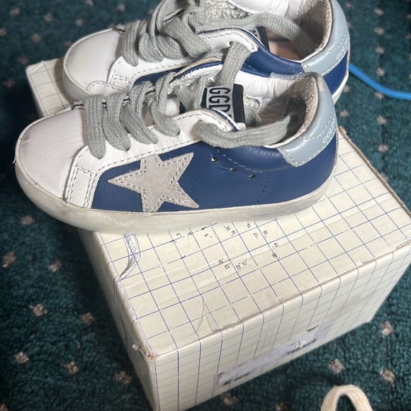 Worn once baby golden goose sneakers size 21! Perfect condition with box & book - Picture 5 of 8